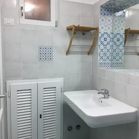 Agenzia Isotur Piccola Domitilla Apartment *
